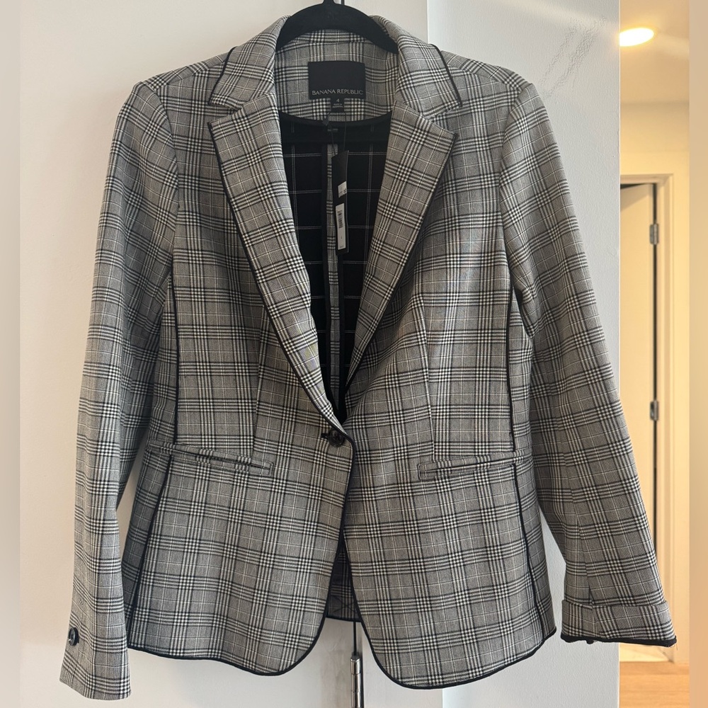 Brand New Banana Republic Plaid Blazer
